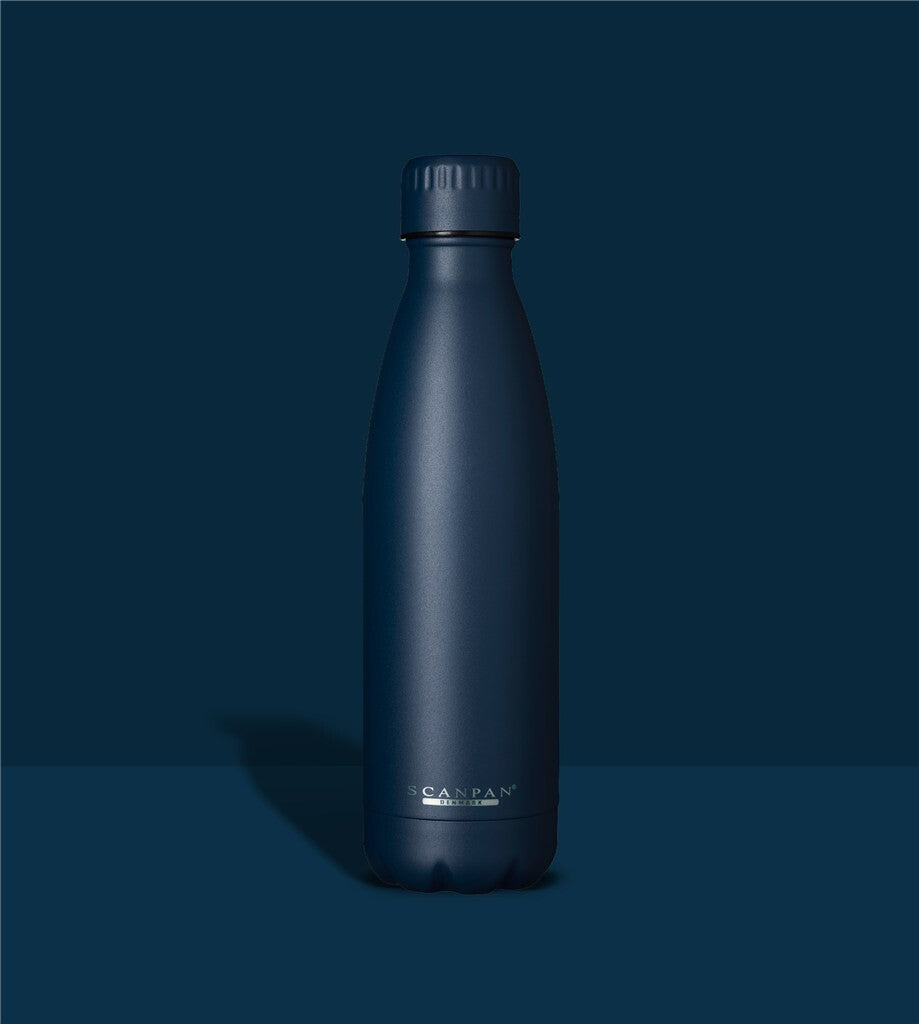 TO GO thermosfles 500 ml in de kleur Oxford blue op een bijpassende achtergrond