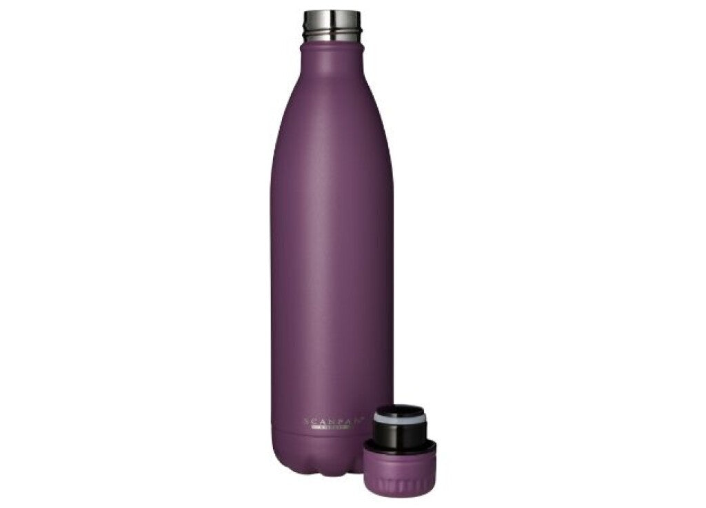 TO GO Thermoflasche 750 ml in der Farbe Purple gumdrop im Gebrauch