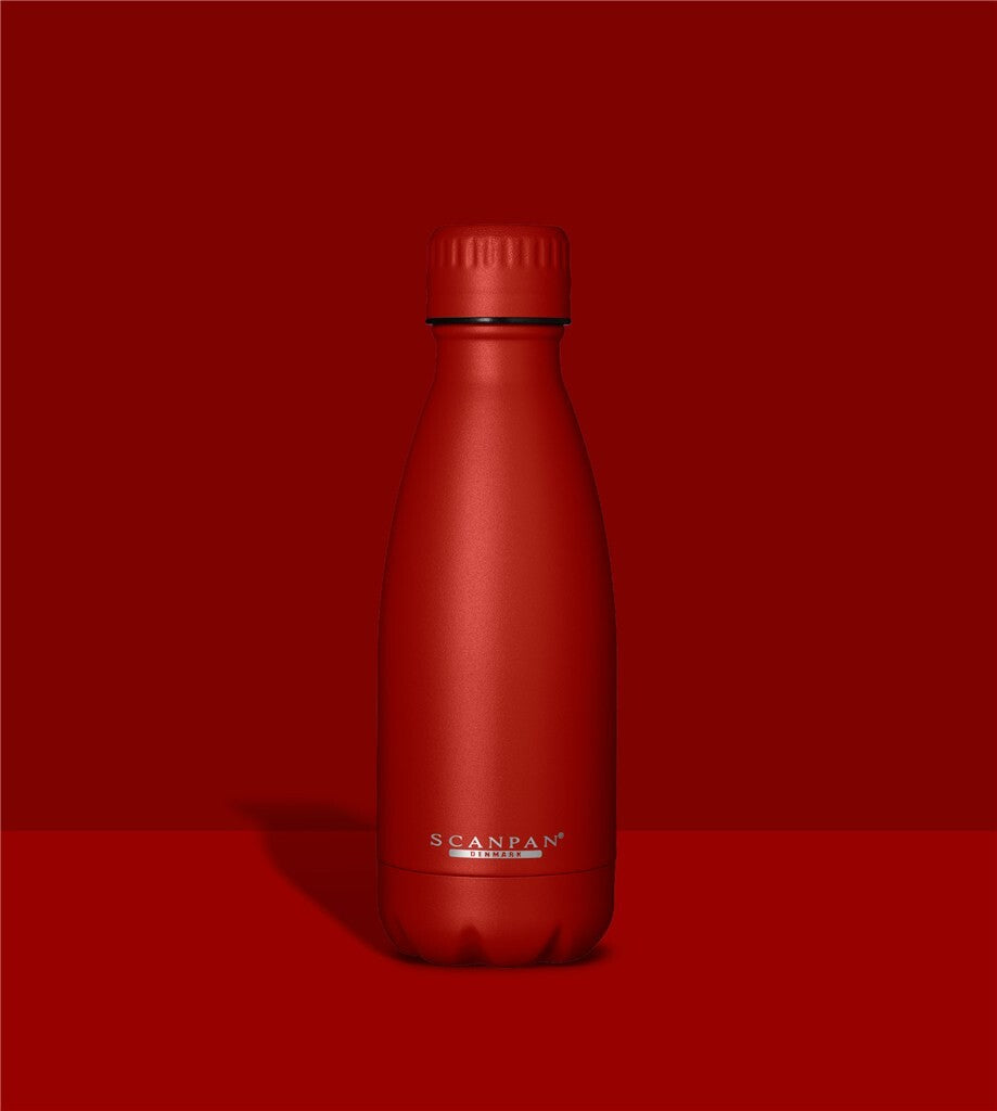 TO GO termoflaske 350 ml i farven Reynolde red på matchende farvebaggrund