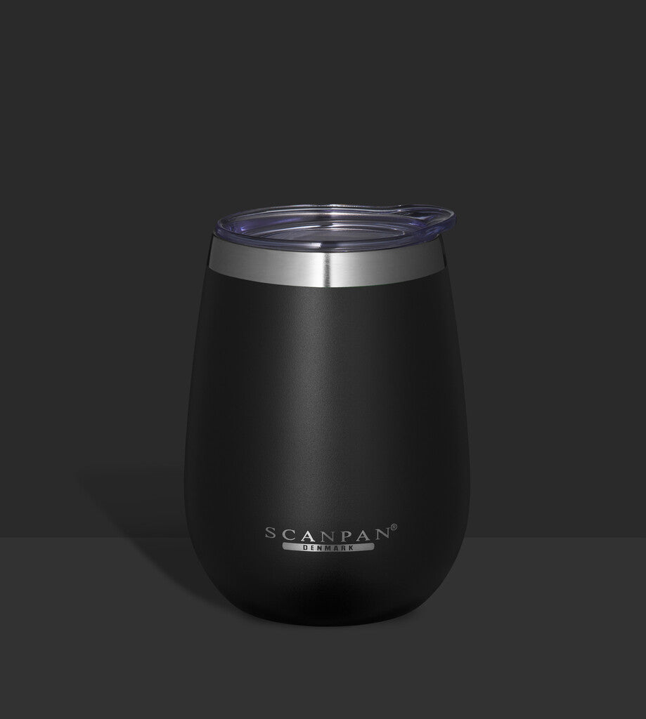 TO GO tumbler with lid 300 ml in Black on a matching colour background