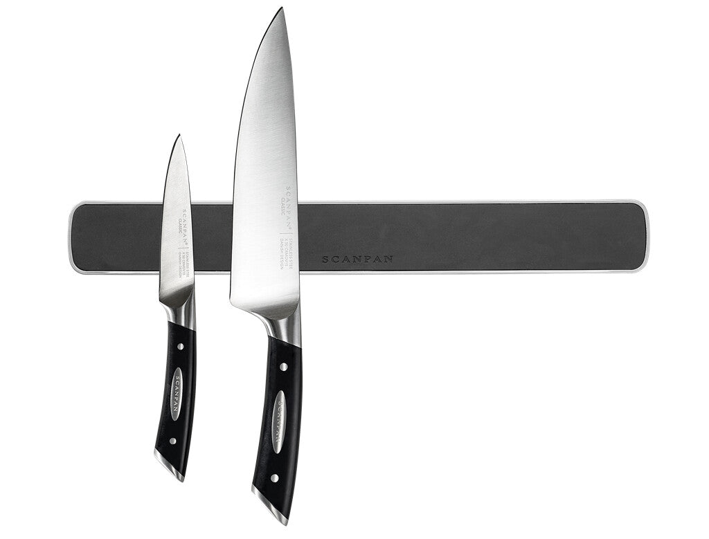SCANPAN Classic magnetic knife rack with kitchen knives