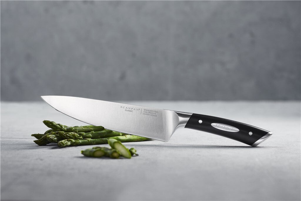 SCANPAN Classic Kochmesser beim Kochen