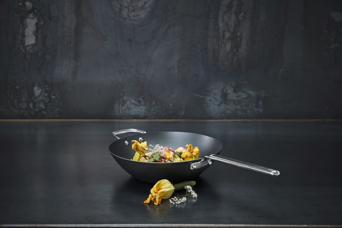 SCANPAN Black Iron-wok
