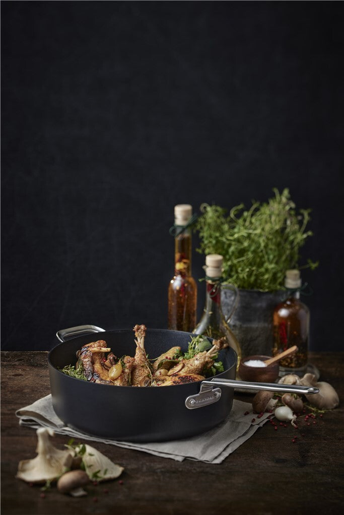TechnIQ Giant sauteerpan 30 cm in een moderne keuken