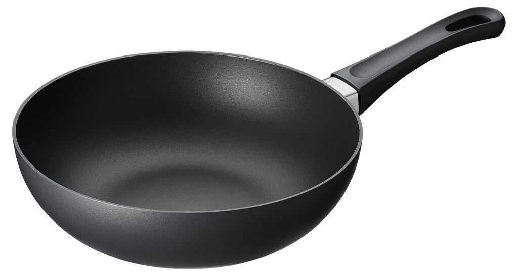 SCANPAN Classic stir-fry-pande 24 cm set skråt forfra