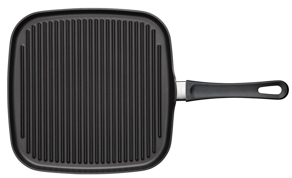 SCANPAN Classic helsepande med grill 28 x 28 cm set ovenfra