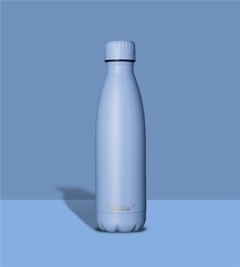 TO GO thermosfles 500 ml in de kleur Airy blue op een bijpassende achtergrond