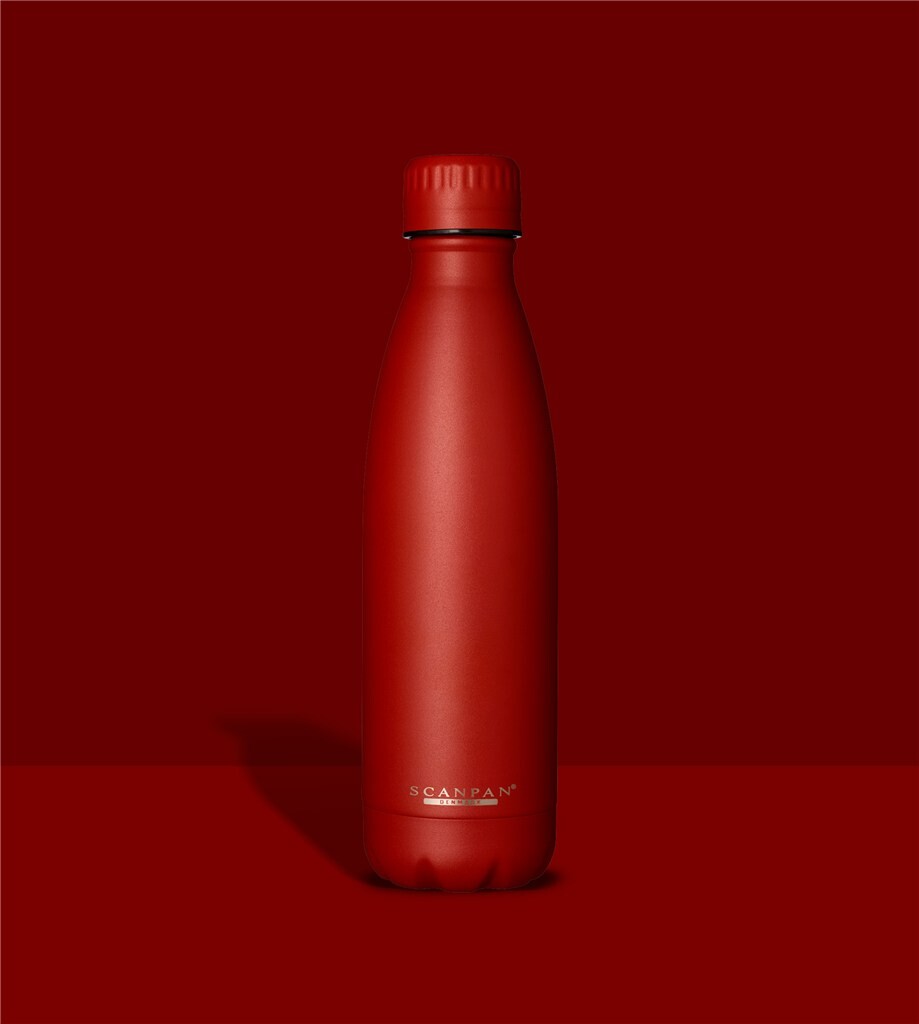 TO GO thermosfles 500 ml in de kleur Reynolde red op een bijpassende achtergrond