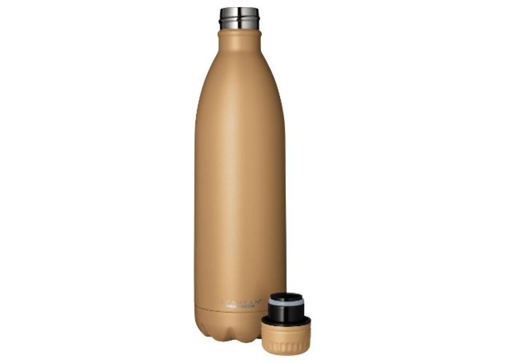 TO GO termoflaske 1000 ml i farven Tannin vist i brug