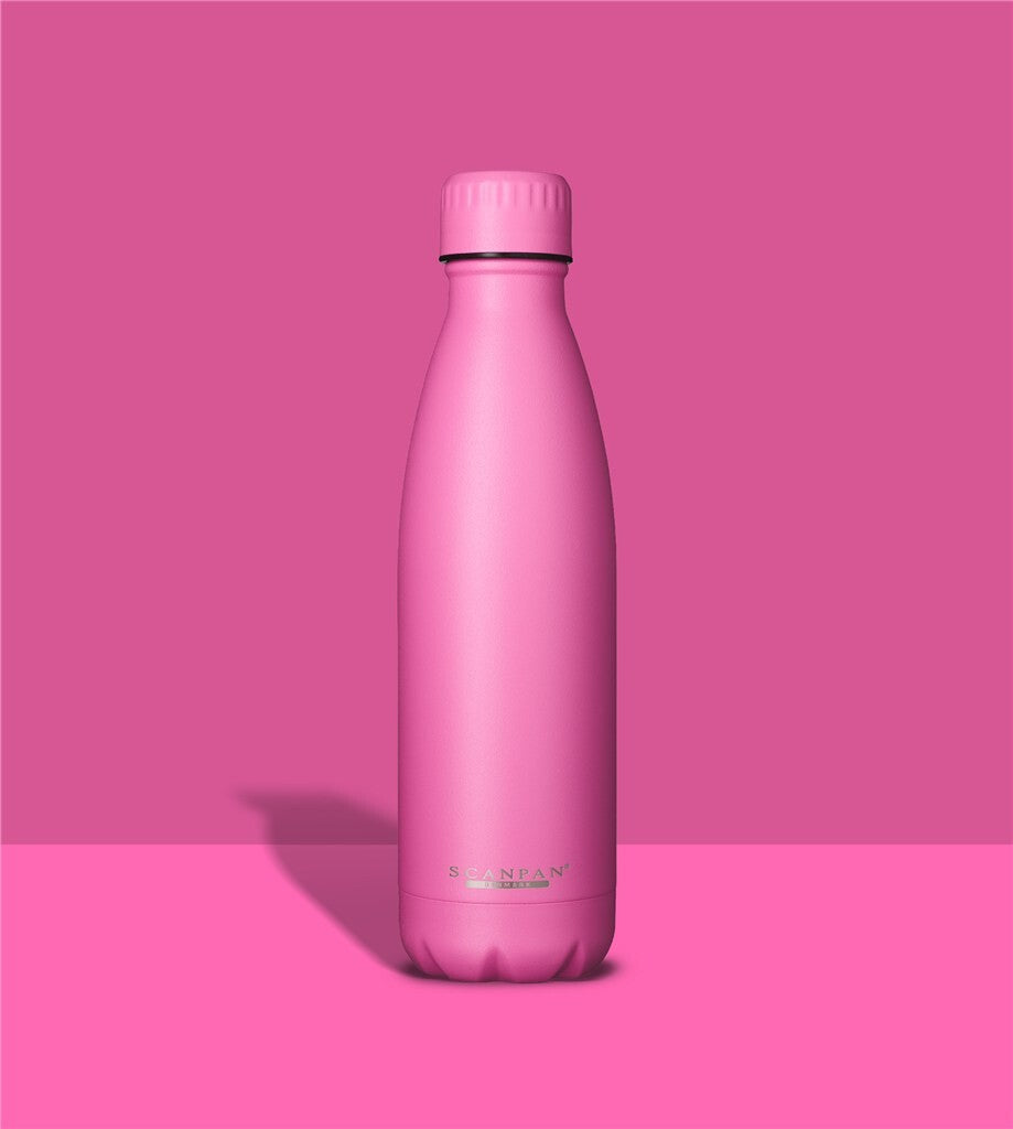 TO GO thermosfles 500 ml in de kleur Pink Cosmos op een bijpassende achtergrond