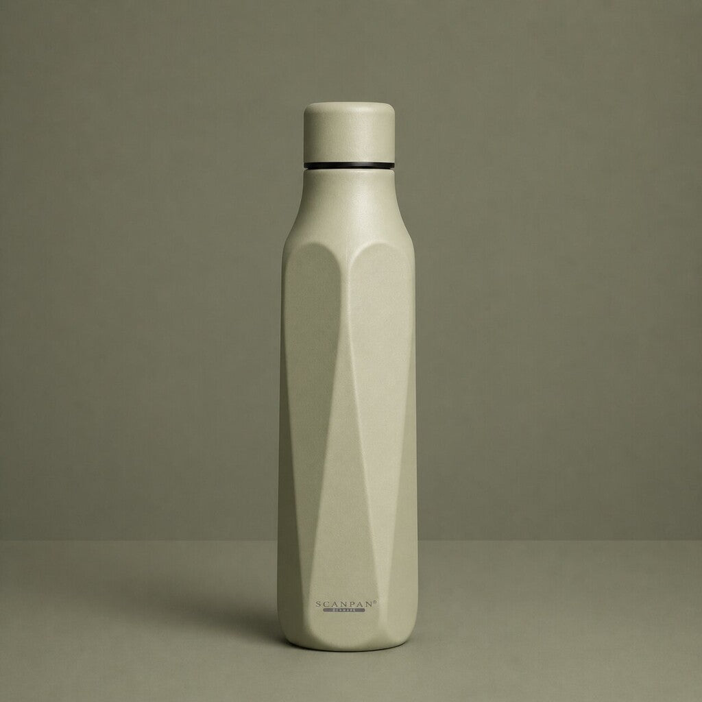 TO GO Explore termoflaske 500 ml i farven Matcha på matchende farvebaggrund