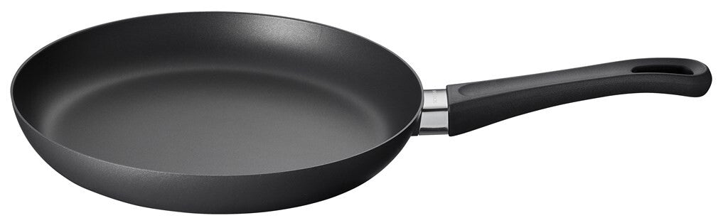 SCANPAN Classic Induction stekepanne 26 cm sett fra siden