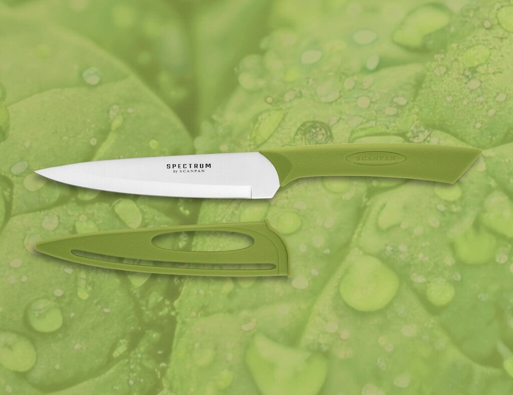 Spectrum utility knife in Spinach Green on a white background