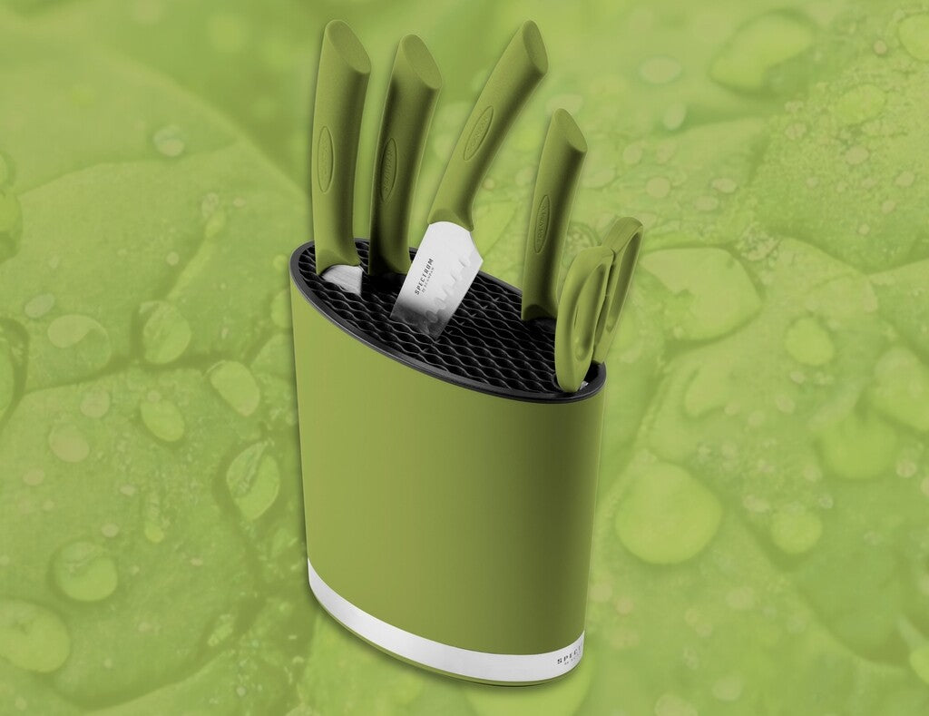 Spectrum Messerblock in der Farbe Spinach Green im Gebrauch