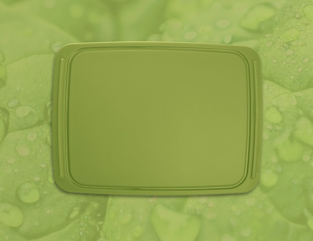 Spectrum skærebræt 36 × 26 cm i farven Spinach Green vist på hvid baggrund