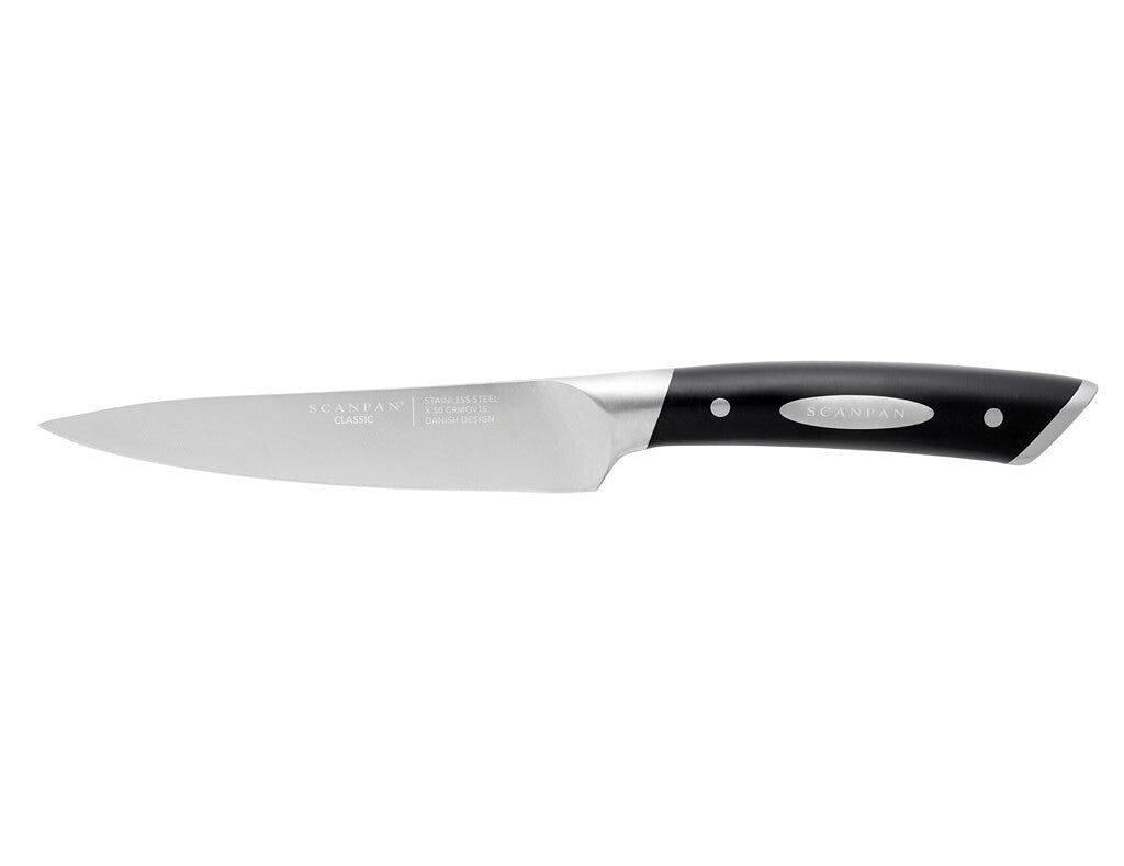 SCANPAN Classic universalkniv 15 cm vist på hvid baggrund