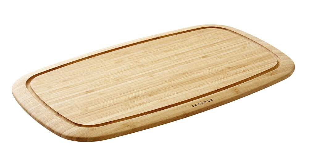 SCANPAN skærebræt i bambus 50 x 30 cm set skråt forfra