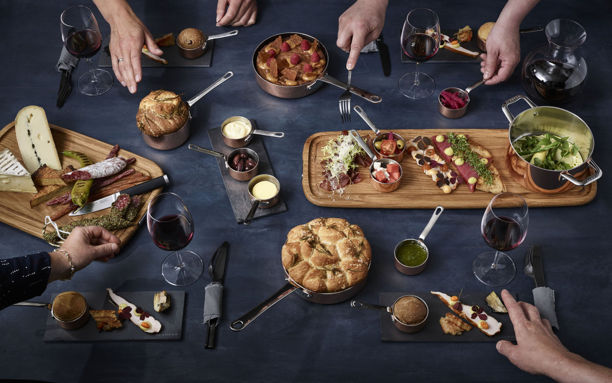 Tapas serveret i SCANPAN Maitre D’-kobberkogegrej